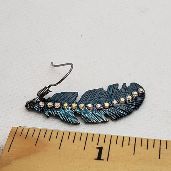 METAL AND RHINESTONE Gunmetal Feather Earrings - Picture 5 of 6